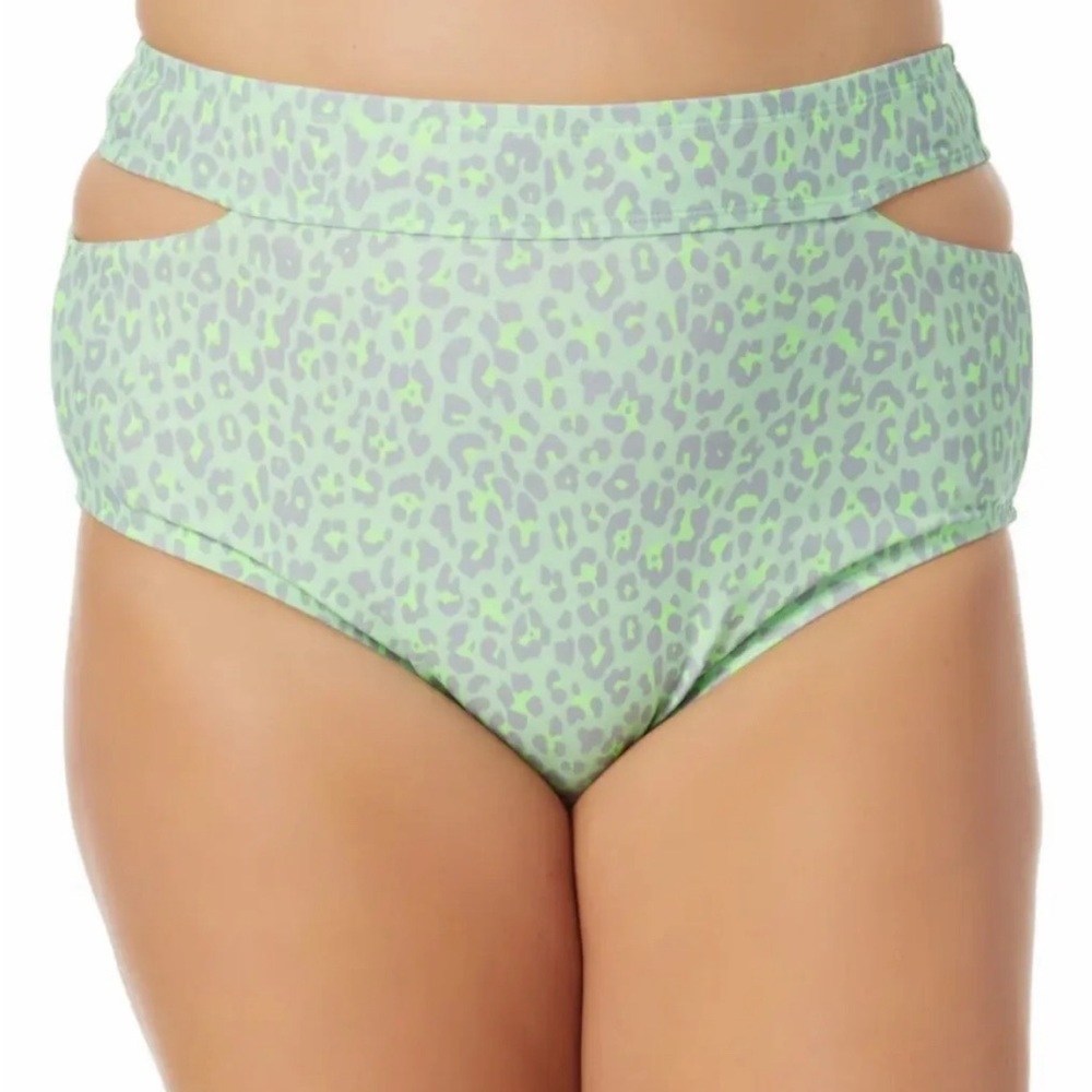 (RT). California Waves Plus Size Animal-Print Bottoms Green Size (20/22)
